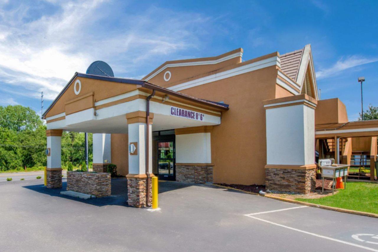 Quality Inn Gastonia Bagian luar foto