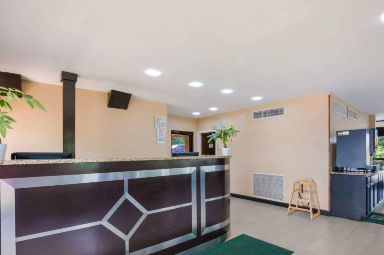 Quality Inn Gastonia Bagian luar foto