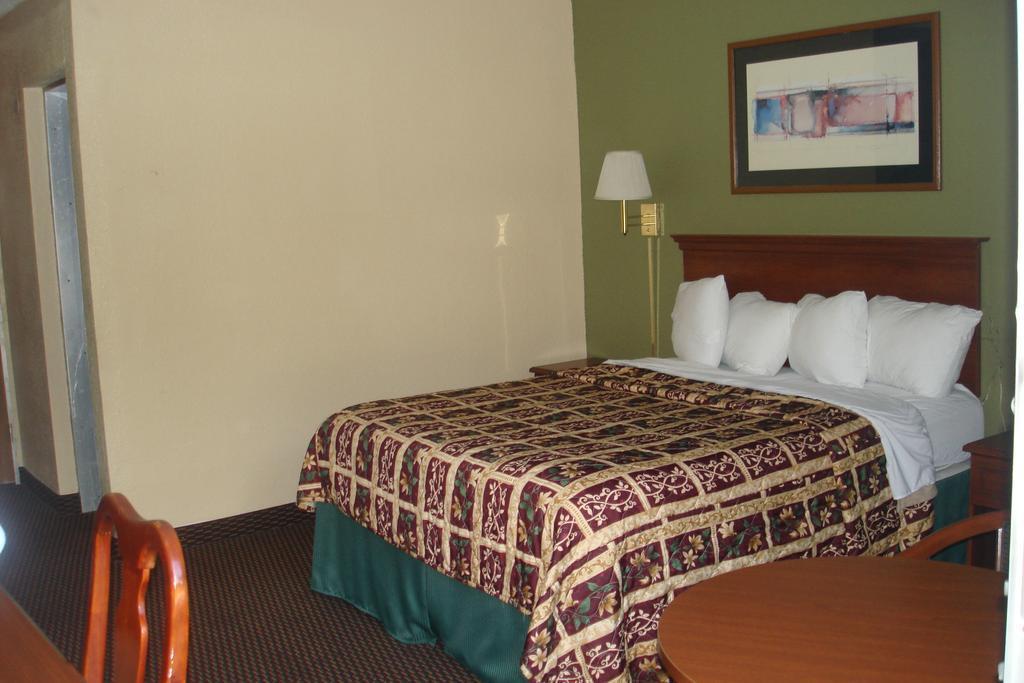 Quality Inn Gastonia Bagian luar foto
