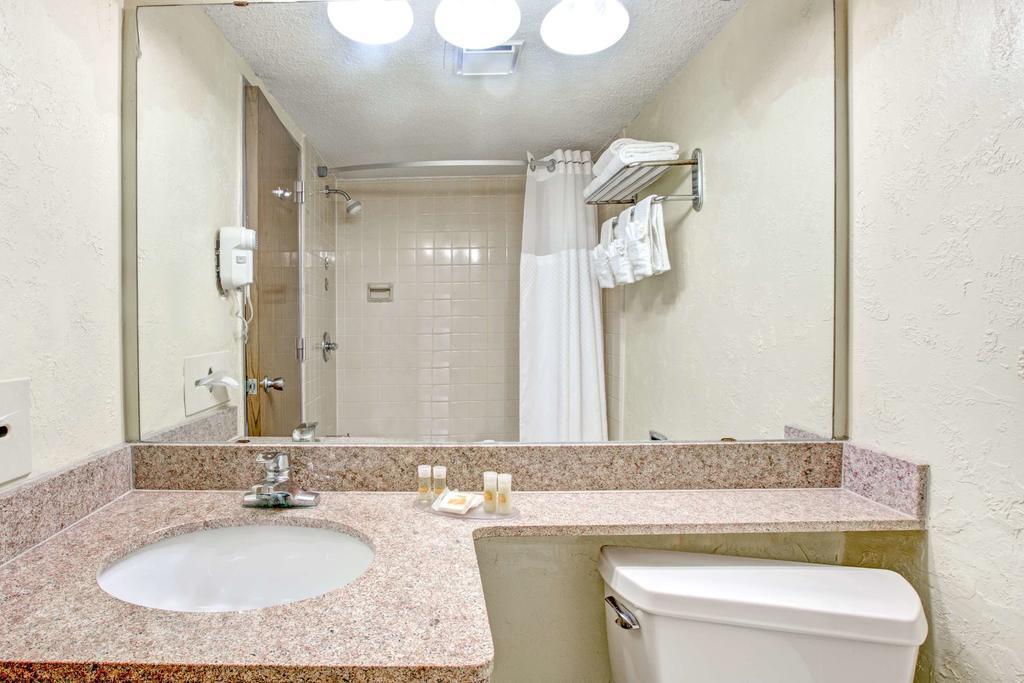 Quality Inn Gastonia Bagian luar foto