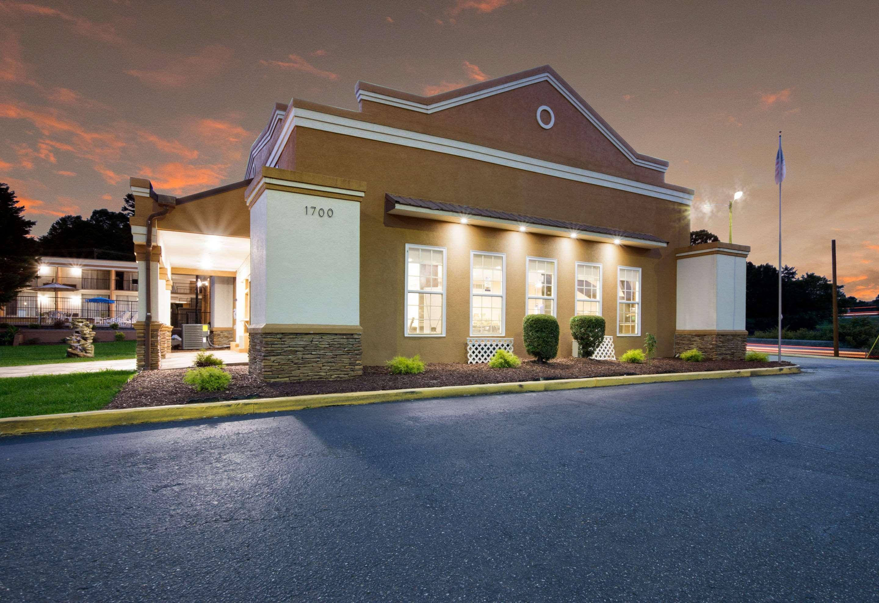 Quality Inn Gastonia Bagian luar foto