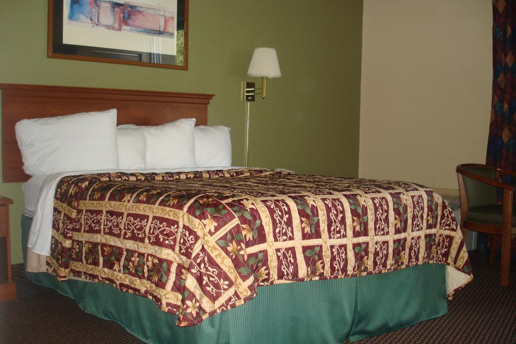 Quality Inn Gastonia Bagian luar foto