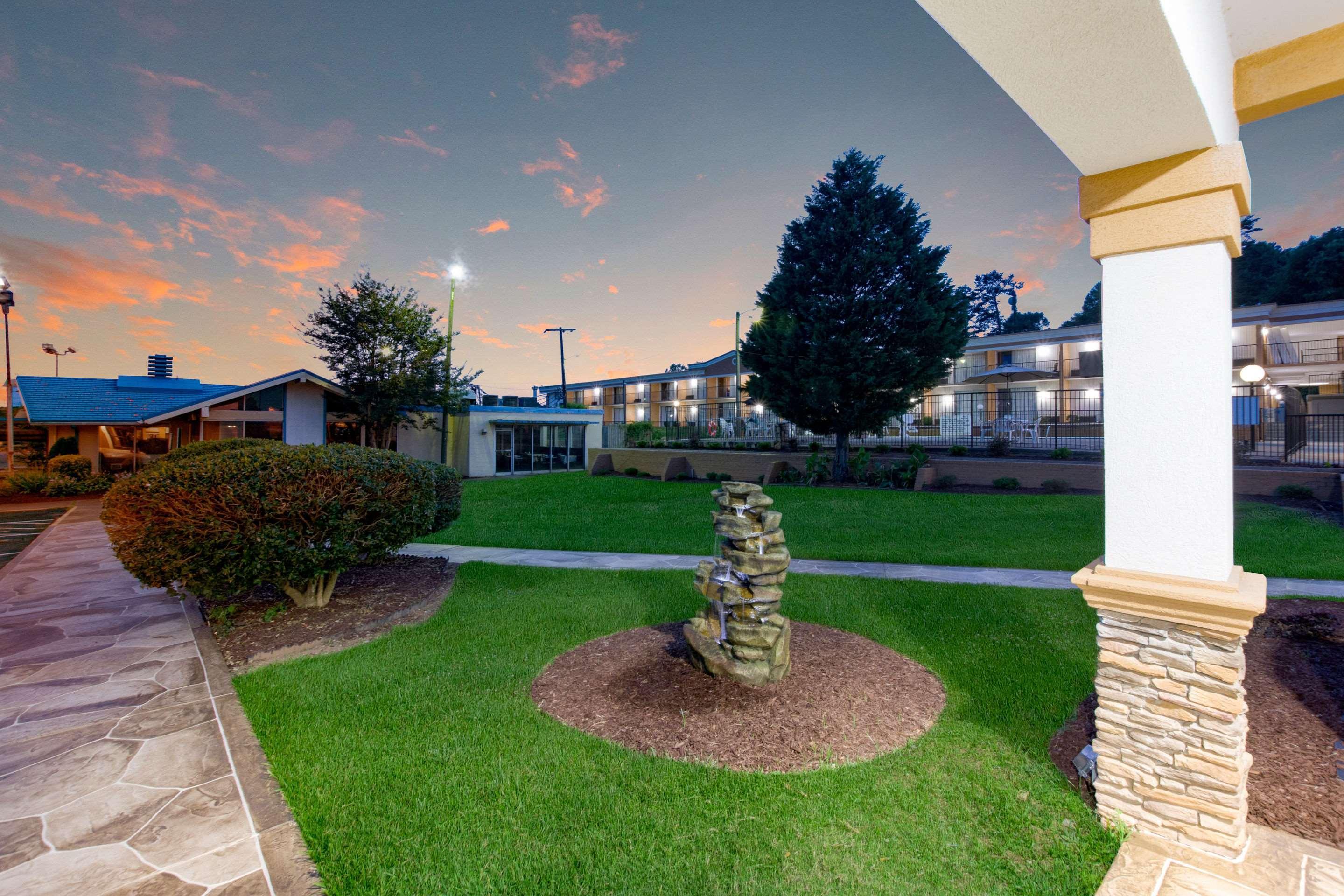 Quality Inn Gastonia Bagian luar foto